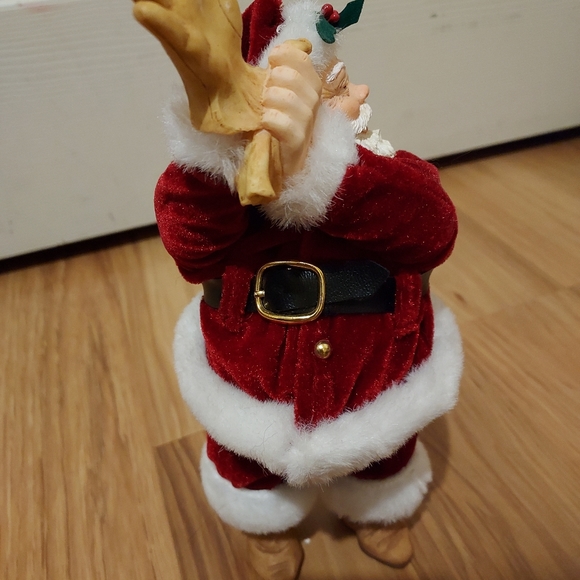 Vintage Hallmark Santa Getting Ready Christmas Eve Decorative Figurine - Picture 4 of 13